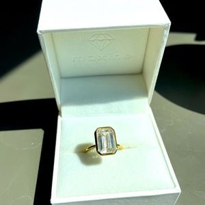 emerald cut ring
